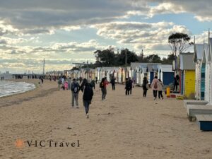Brighton Beach Boxes With Tourists